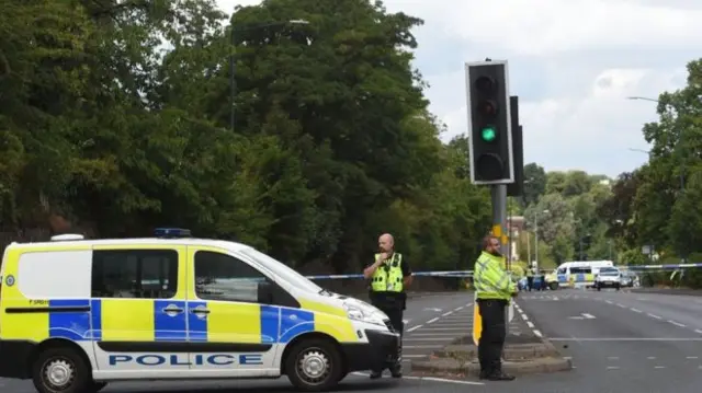 Warwick Road was closed between Old Warwick Road and Richmond Road