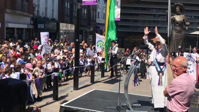 Children in Leicester suffragette march