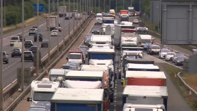 Traffic queuing on the M5