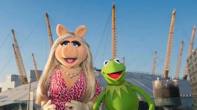 Miss Piggy and Kermit