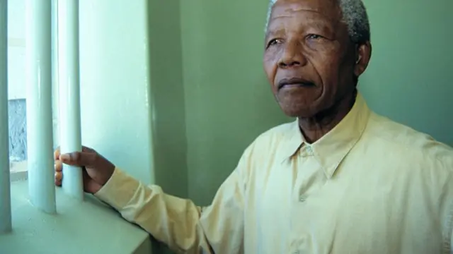 Nelson Mandela revisited the cell at Robben Island prison where he was jailed for more than two decades.