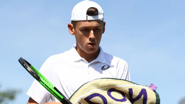De Minaur