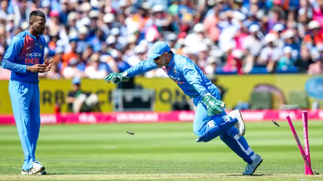 MS Dhoni takes a catch