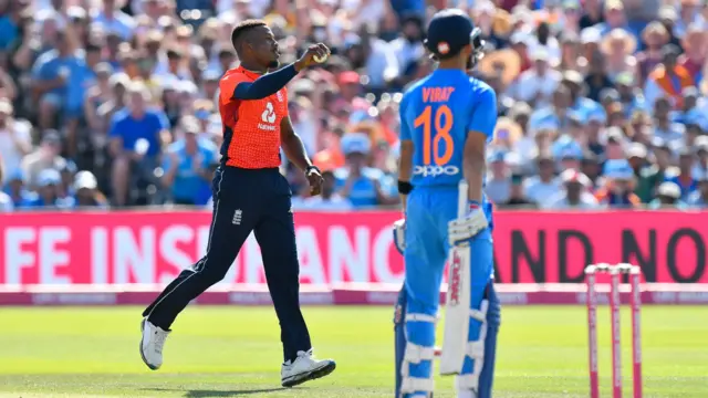 Chris Jordan celebrates dismissing Virat Kohli