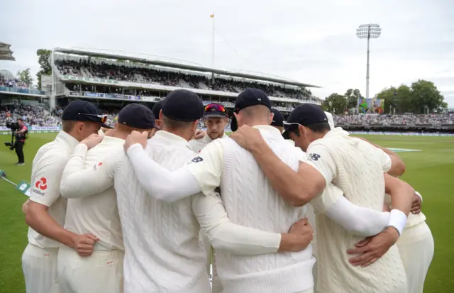 England huddle