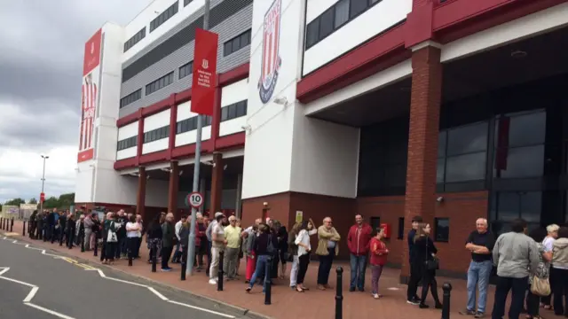 Queues outside Bet 365 Stadium to see Jeremy Corbyn