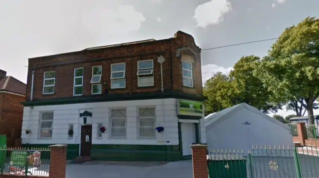 Masjid Qamarul Islam mosque on Fosbrooke Road in Small Heath