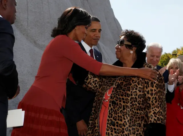 Michelle Obama, Barack Obama and Aretha at Martin Luther King Memorial in 2011