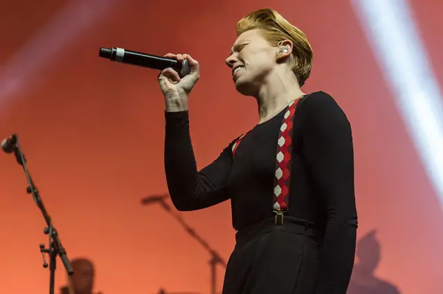 La Roux