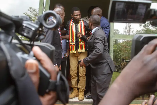 Bobi Wine leaving court