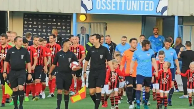 Ossett United players