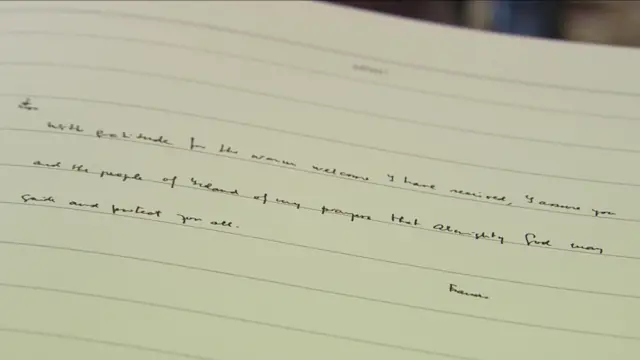 Pope Francis words in the Áras an Uachtaráin guest book