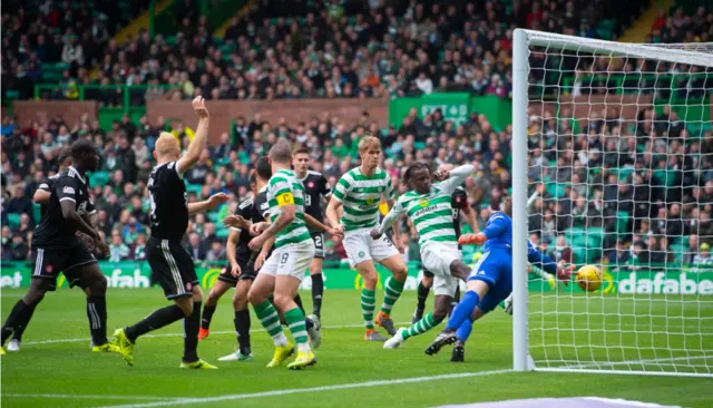 Dedryck Boyata scores