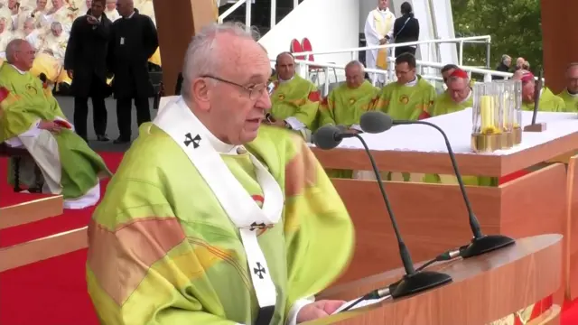 Pope Francis saying Mass at Phoenix Park