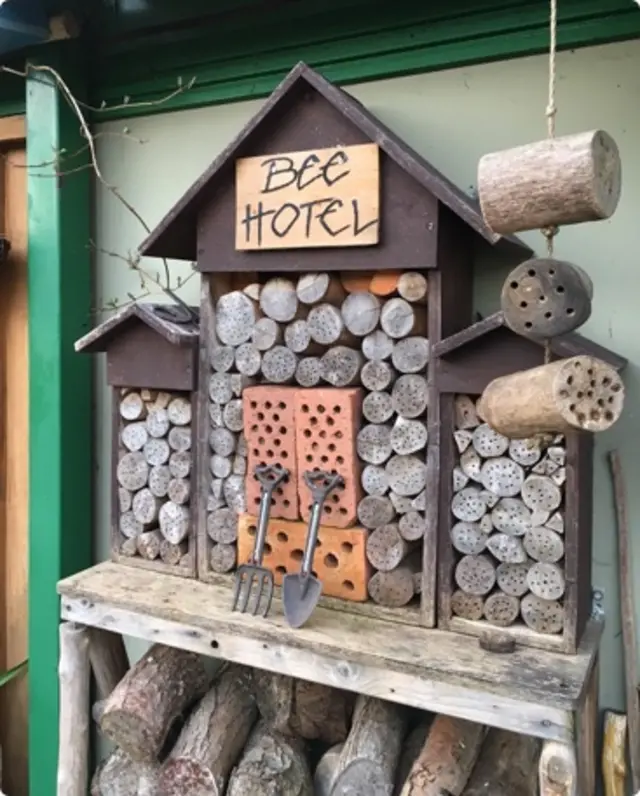 Bee Hotel