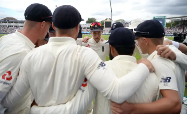 Joe Root speaks to his team during day three of Specsavers 1st Test match between England and India at Edgbaston