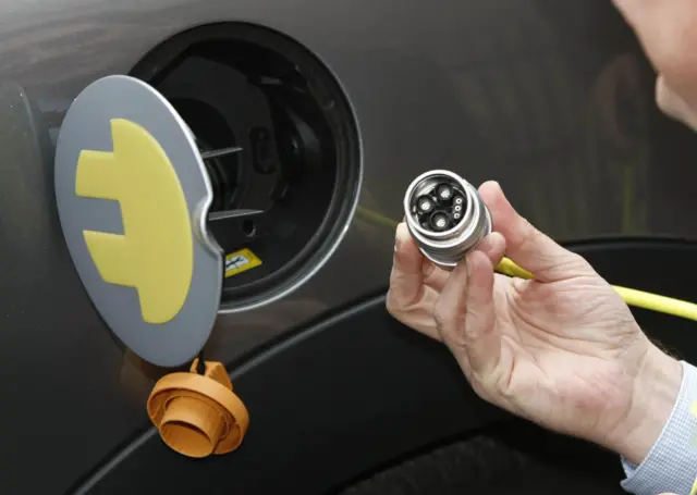 Electric charging lead and car connection