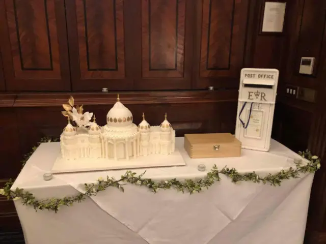 Brighton Pavilion wedding cake