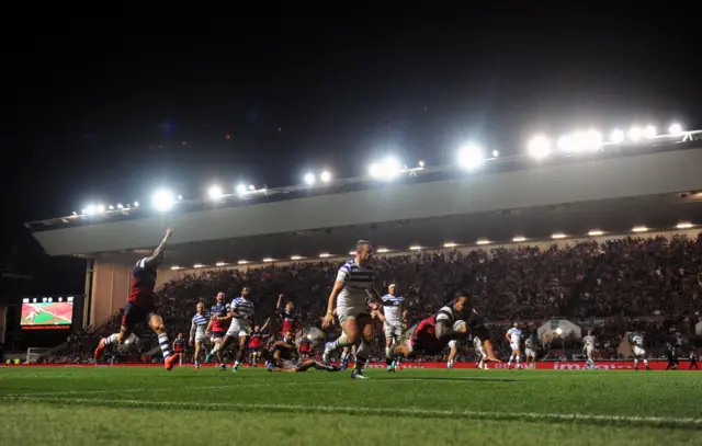 Bristol Bears scoring a try