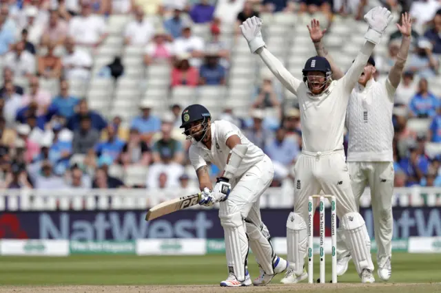 Ishant Sharma trapped lbw by Adil Rashid