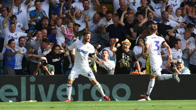 Mateusz Klich celebrates his goal