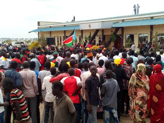 Crowds at the airport