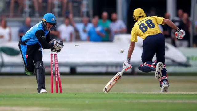 Worcestershire Rapids in action against Birmingham bears