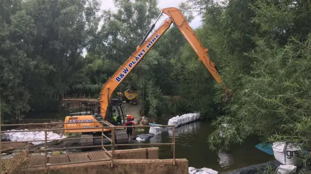 Work at Powick weir