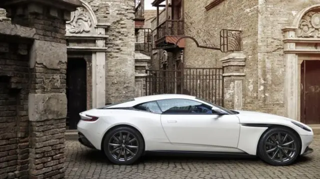 Aston Martin DB11