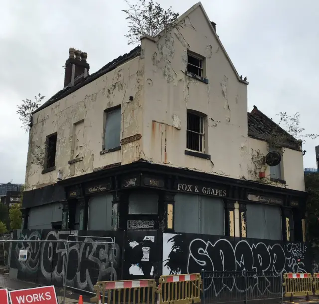 Former Fox and Grapes pub