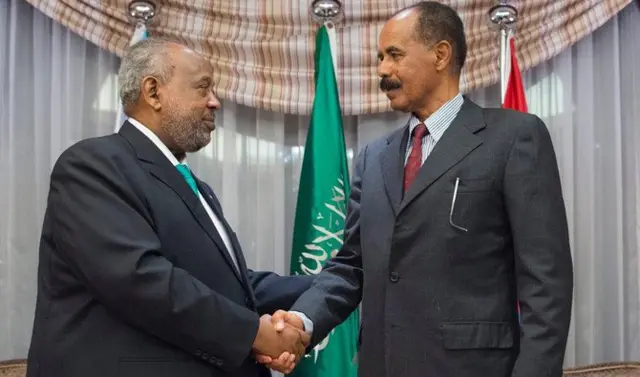 Presidents Ismail Omar Guelleh and Isaias Afwerki shake hands at the summit