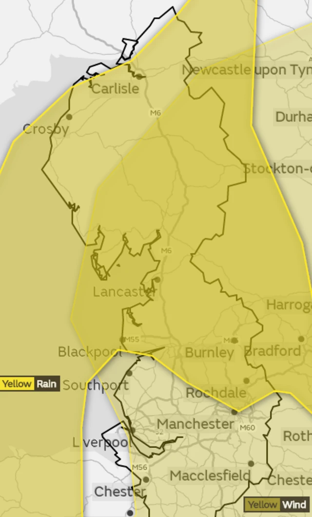 Map showing yellow weather warnings overlapping on county.