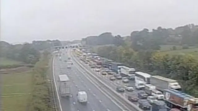 Queues on M5 at J5