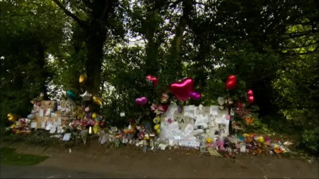 Tributes at scene of crash