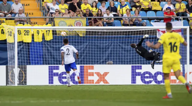 Carlos Bacca scores