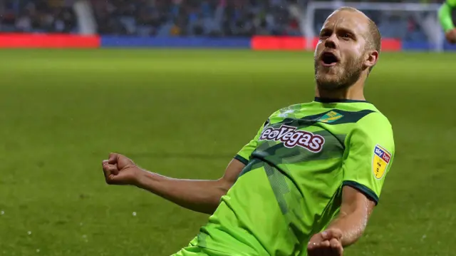 Teemu Pukki celebrates his goal