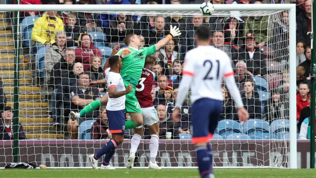 Nathan Ake Crossbar