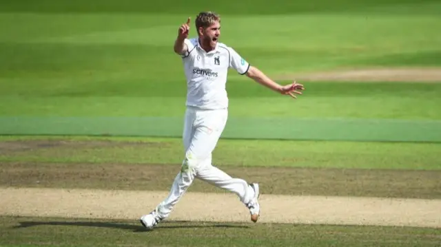 Olly Stone appealing for Warwickshire