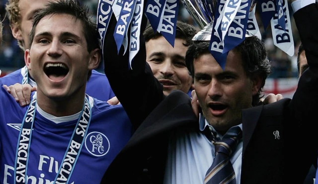 Frank Lampard celebrating with Jose Mourinho