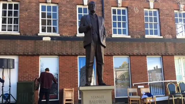 Sir Stanley Baldwin statue