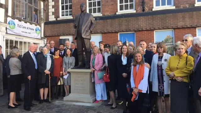 The statue being unveiled