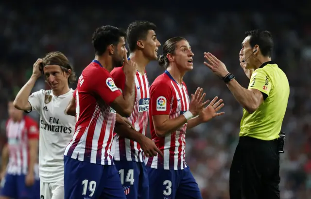 Atletico Madrid players protest