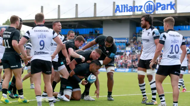 Billy Vunipola scores