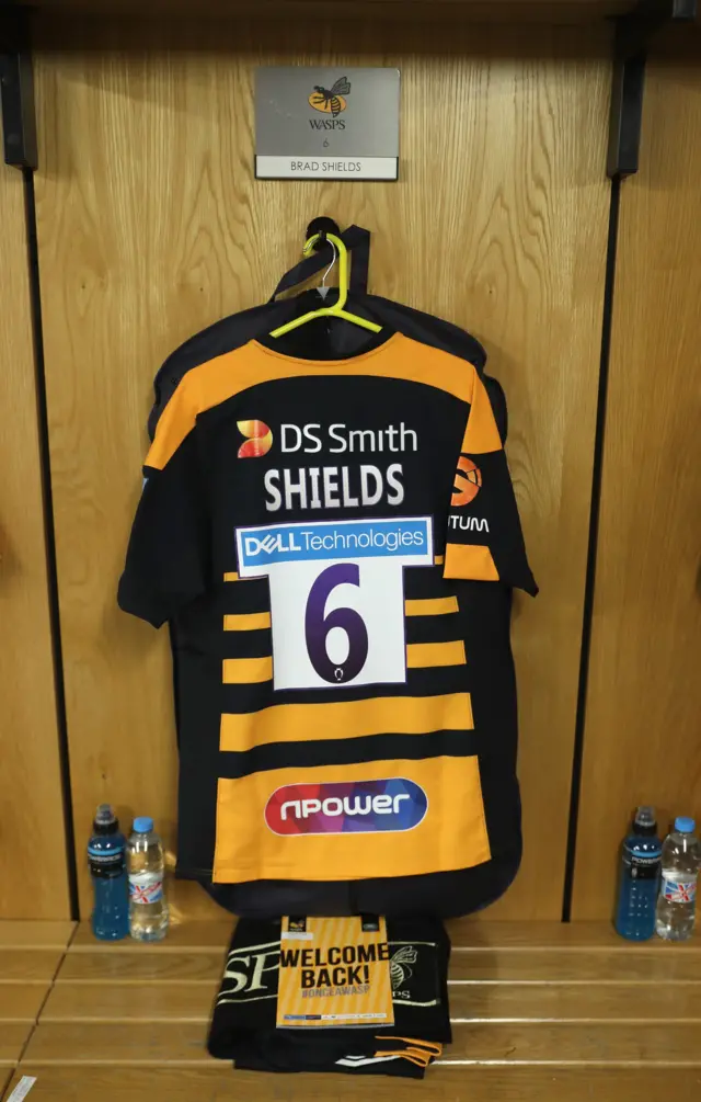 Brad Shields' shirt