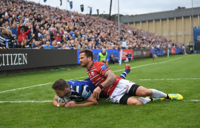 Elliott Stooke scores for Bath