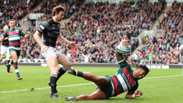 Manu Tuilagi scores for Leicester