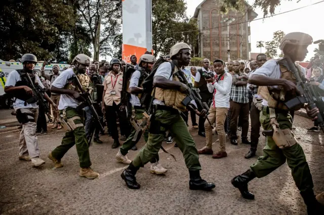 Armed Kenyan soldiers