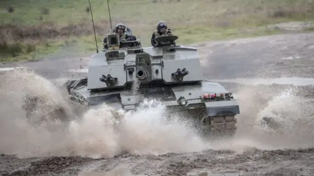 Challenger 2 tank