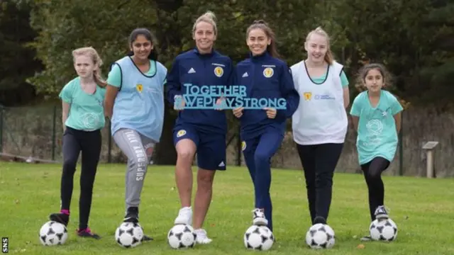 Hibernian and Scotland players Joelle Murray and Jamie-Lee Napier helped launch the programme with pupils at St Paul's High School in Glasgow