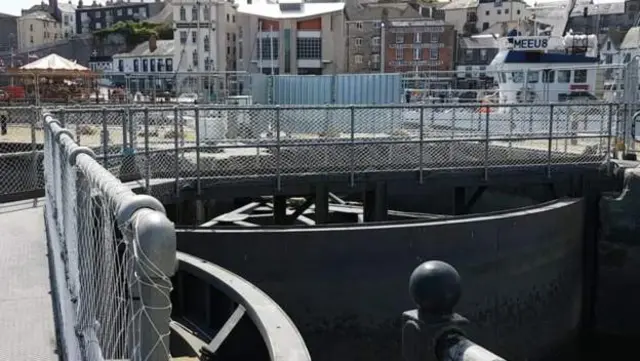 Sutton Harbour Footbridge